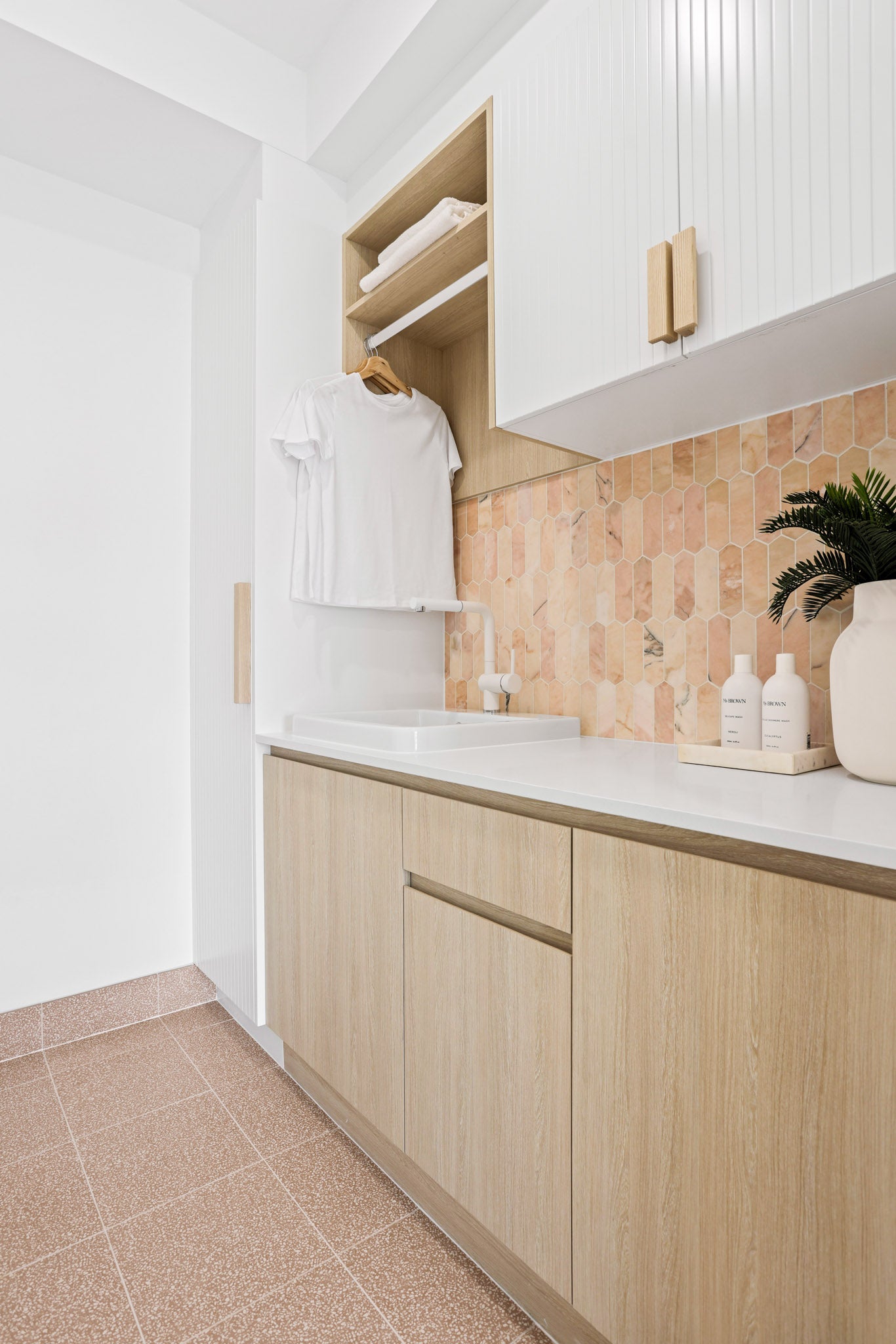 Ravine 51x51 Fireclay Sink