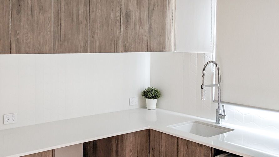 Cuisine 46x46 Inset / Undermount Fireclay Sink with Overflow