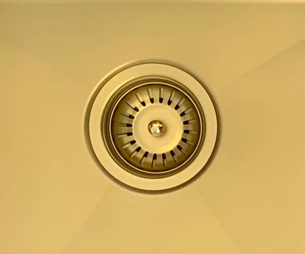 Kitchen Sink - One & Half Bowl 670 x 440