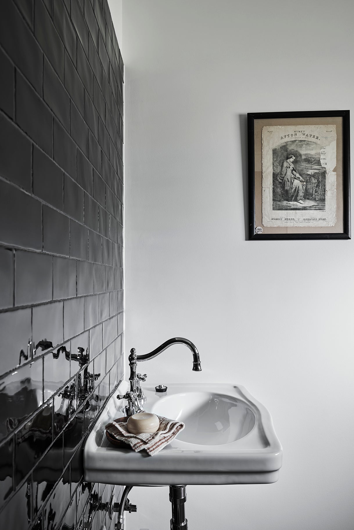 Claremont 38x31 Basin - 3TH