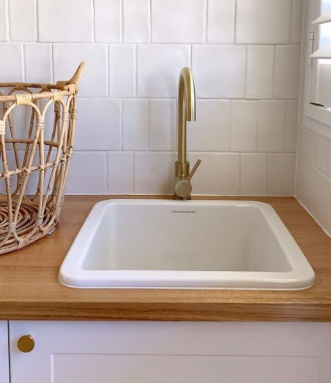 Cuisine 46x46 Inset / Undermount Fireclay Sink with Overflow