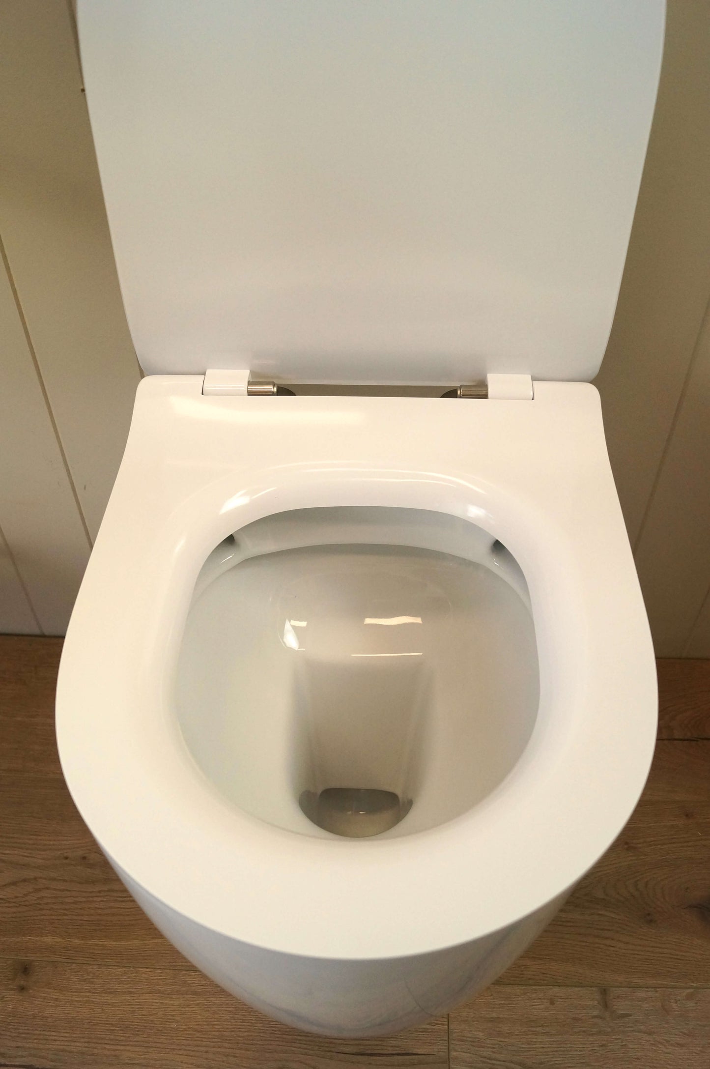 Narva Rimless Floor Pan with thin seat, Geberit Inwall Cistern & ABS Button